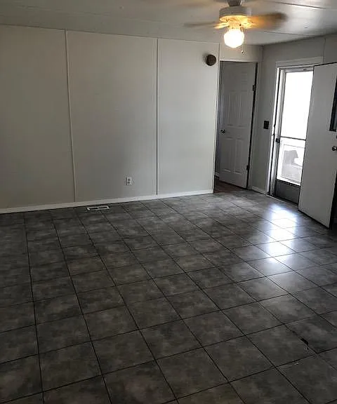 466 Richardson Dr — Photo 6