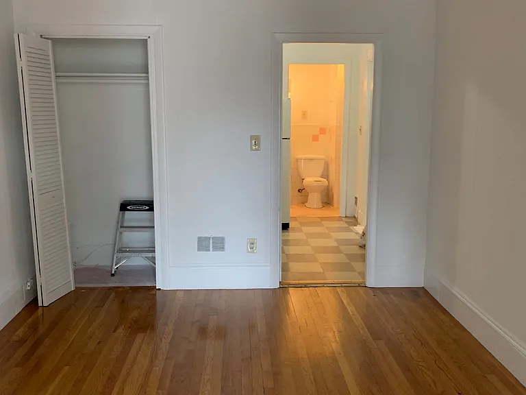 752 Huntington Ave #1B — Photo 4