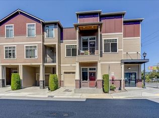 4020 NE 3rd Pl #B, Renton, WA 98056
