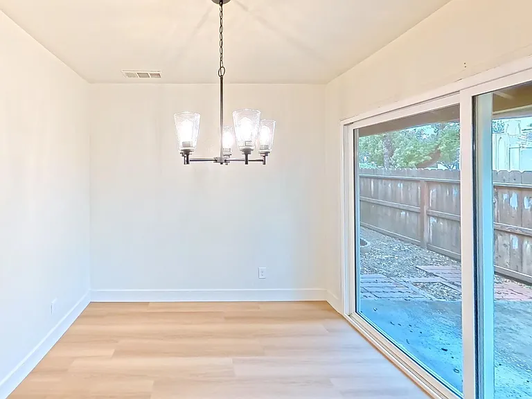 5444 N Maroa Ave #114 — Photo 10
