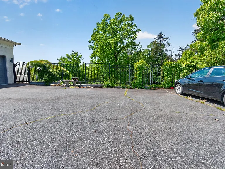 740 Kentland Dr — Photo 20