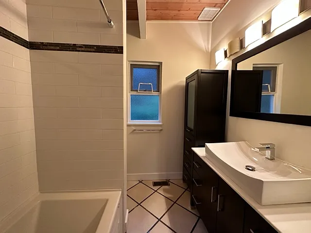 486 Craigmohr Dr — Photo 12