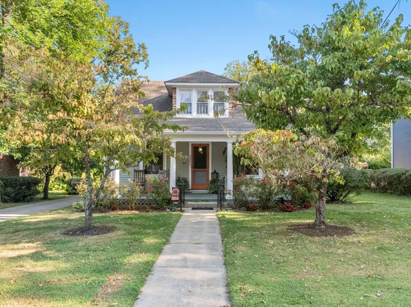 225 Montgomery Ave, Versailles, KY 40383