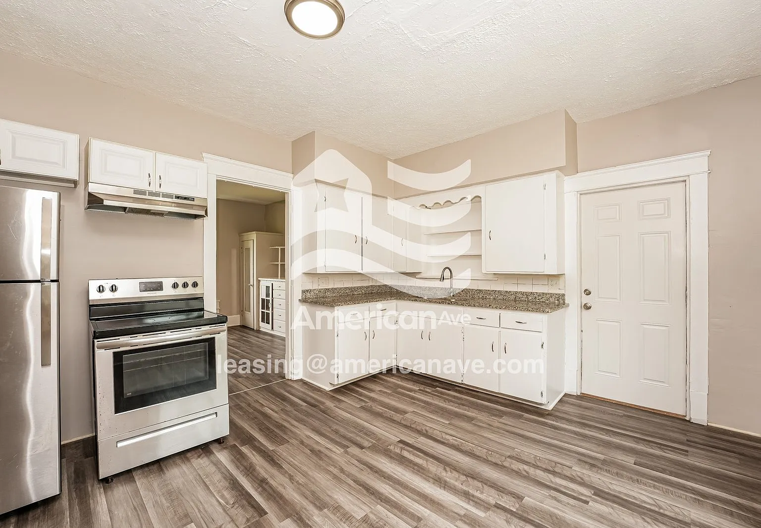 3 bed, 1.0 bath, 1101 sqft, $1,047 — Photo 4