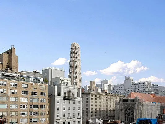 Sold by Sotheby's International Realty | media 16