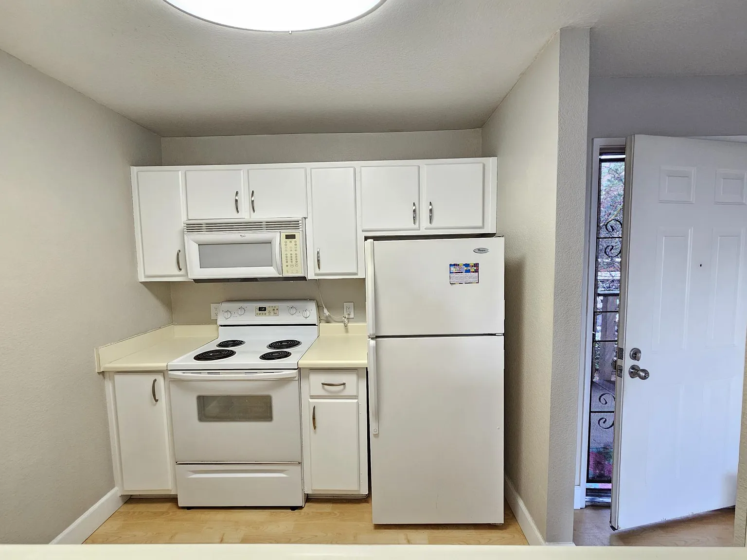 1 bed, 643 sqft, $2,200 — Photo 3