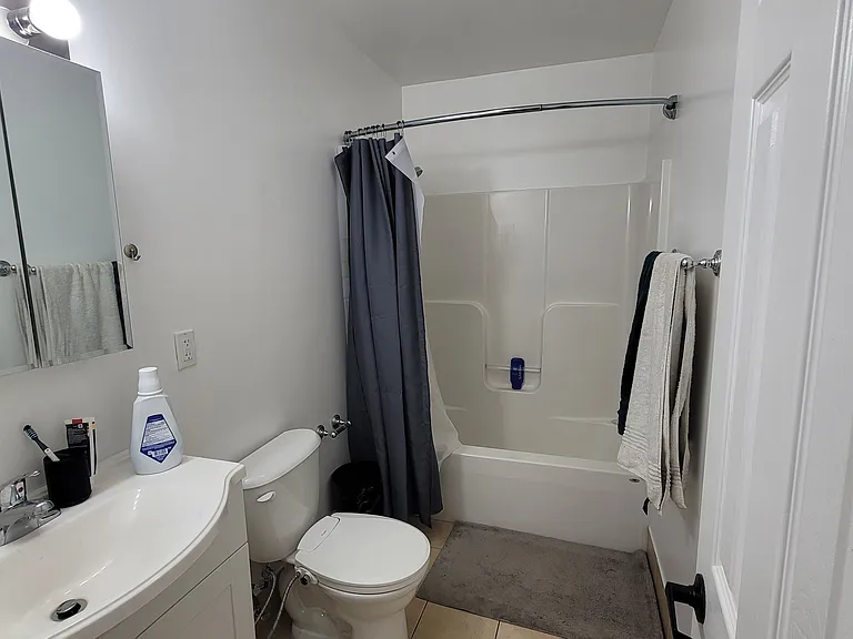 221 Glen St. — Photo 8