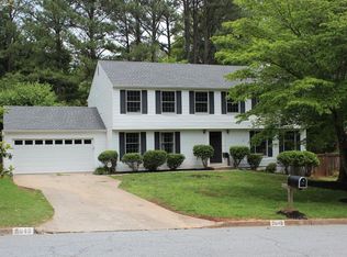9645 N Pond Cir, Roswell, GA 30076