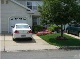43 Treat Ln, East Brunswick, NJ 08816