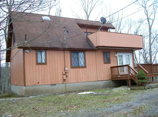 158 Dover Dr, Bushkill, PA 18324