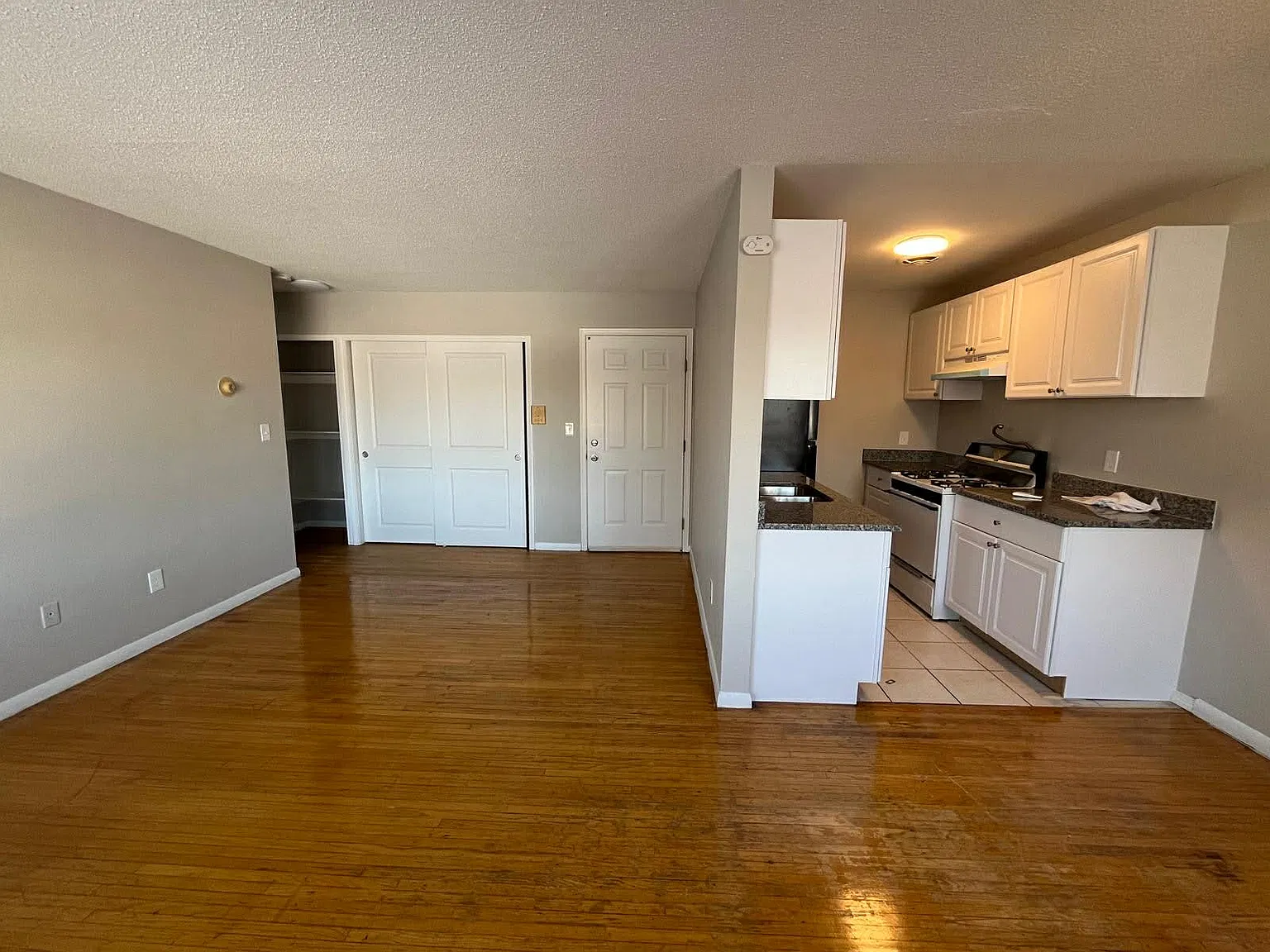 1 bed, $1,100 — Photo 1
