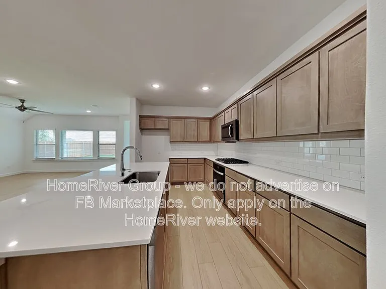 425 Leopold Trl — Photo 5