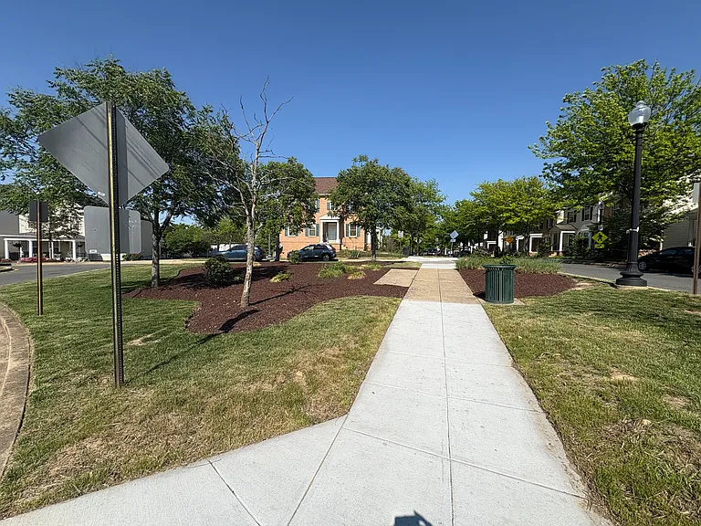 4005 Blakney Ln SE — Photo 32