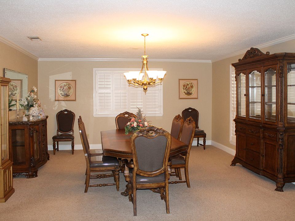 Large dinning/living room