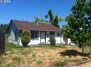 2260 D St, Springfield, OR 97477