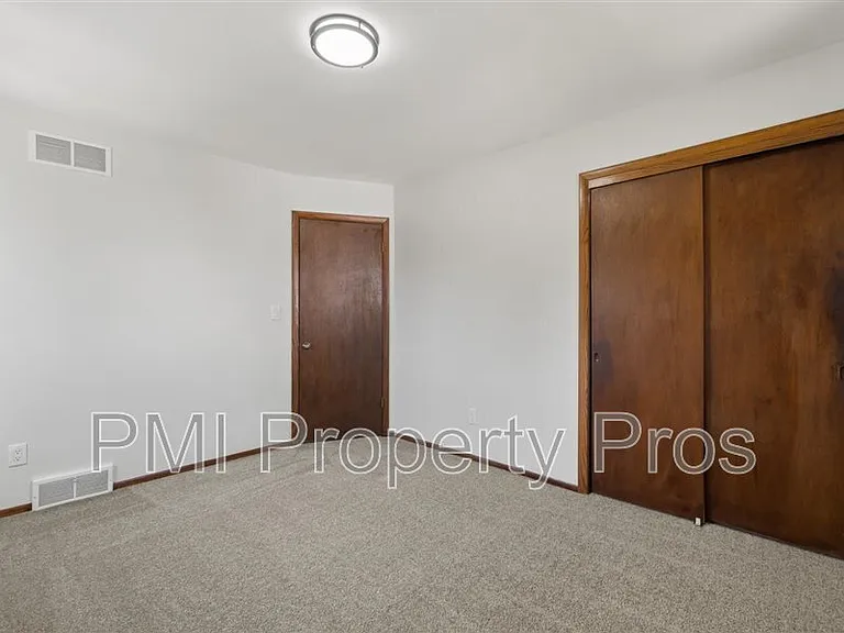 8150 S 88th St — Photo 24