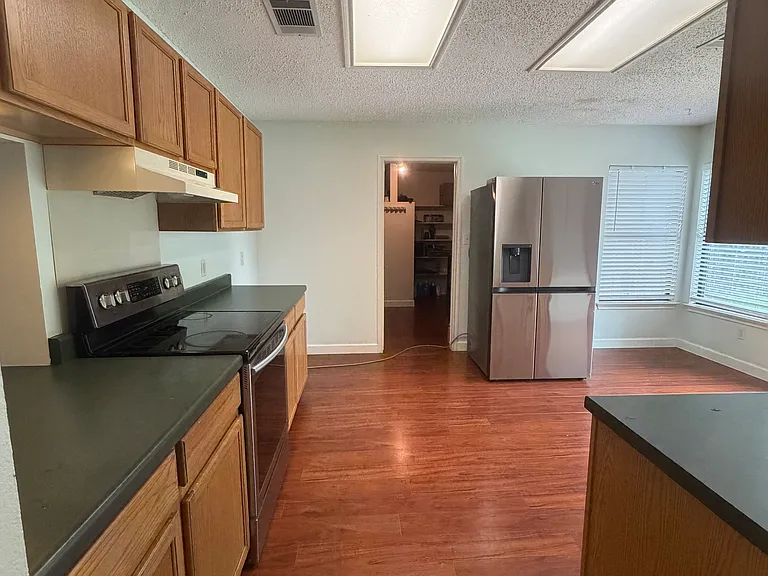 1208 Bradbury Ln — Photo 20