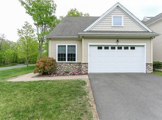 2 Brookview Cir, Bristol, CT 06010