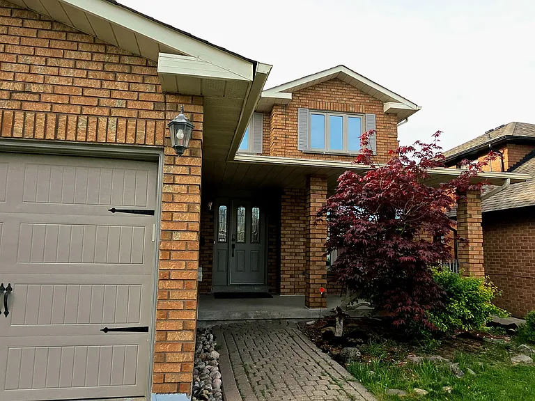 59 Foxhill Dr — Photo 2