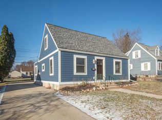 1136 N 8th Ave, West Bend, WI 53090