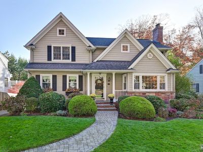 16 Beechwood Rd, Ho Ho Kus, NJ, 07423