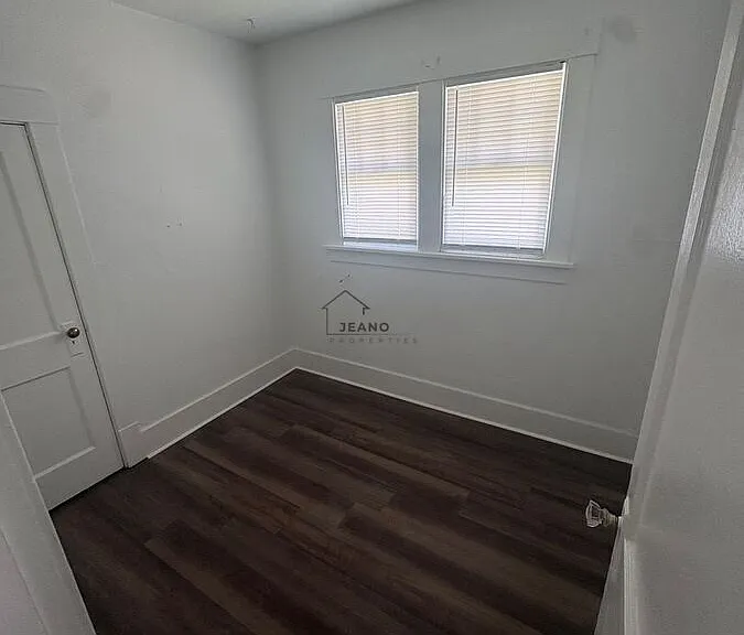 1076 W Packard St — Photo 7