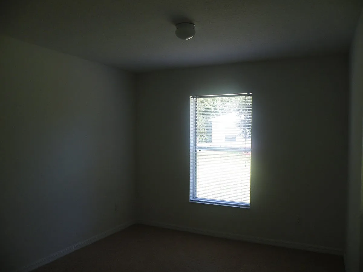 17 Philmont Ln — Photo 2