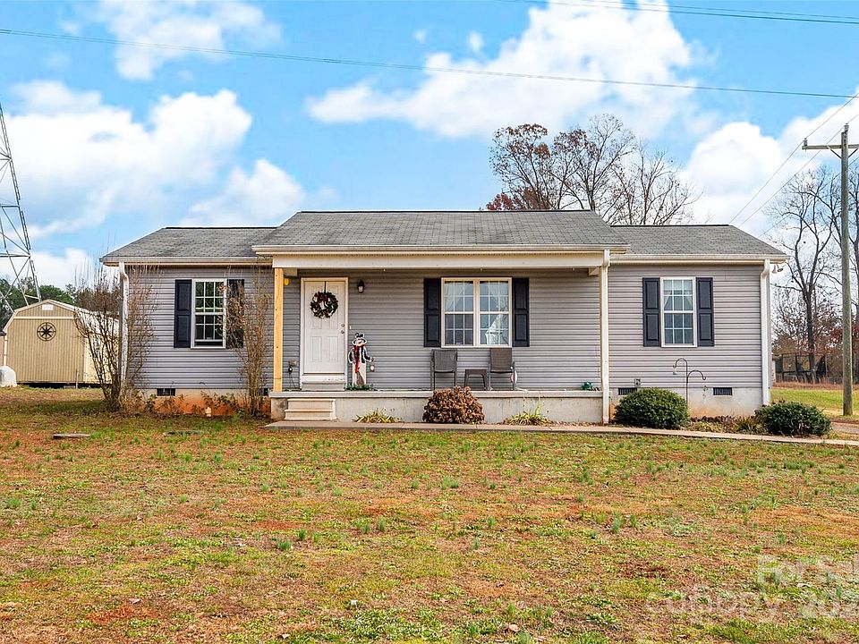1st image of 1220 Lynn Ln