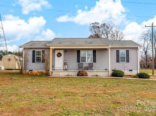 1220 Lynn Ln, Catawba, NC 28609