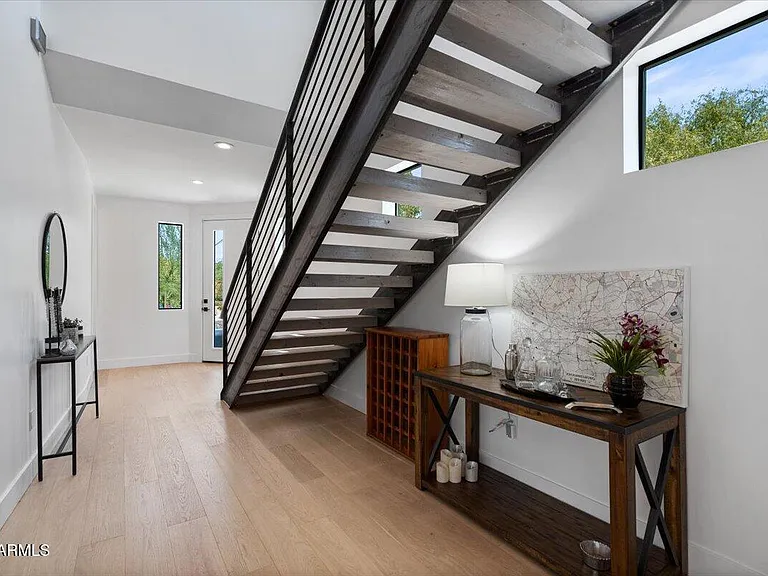 230 W Monterosa St — Photo 5
