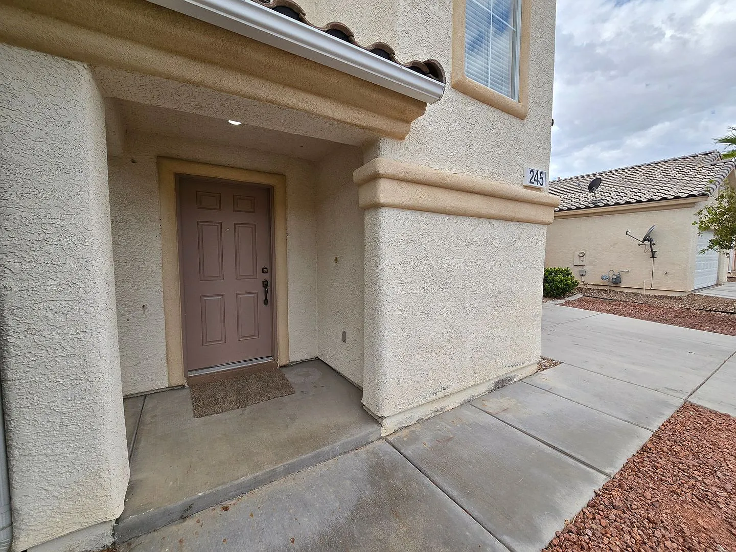 4 Bedroom Rhodes Ranch Home for Rent — Photo 2