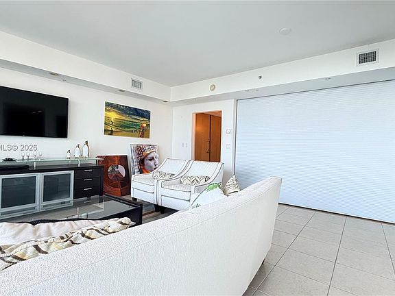 4th image of 19400 Turnberry Way APT 1131