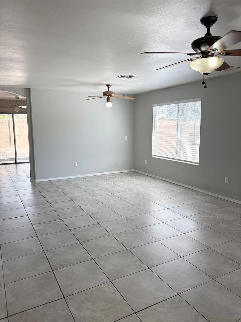 **Perfect 3 Bedroom/2 Bathroom Home In Gated Community In Mesa (Ellsworth & Baseline)** — Photo 3