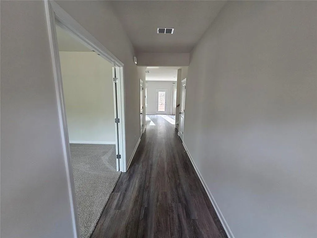 4 bed, 2.5 bath, 2479 sqft, $2,700 — Photo 4