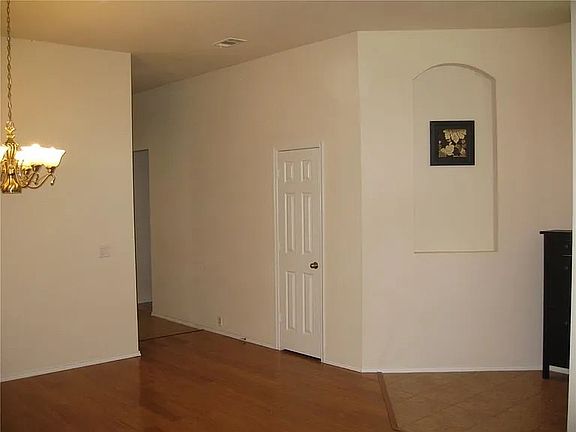 3rd image of 8308 San Jose St