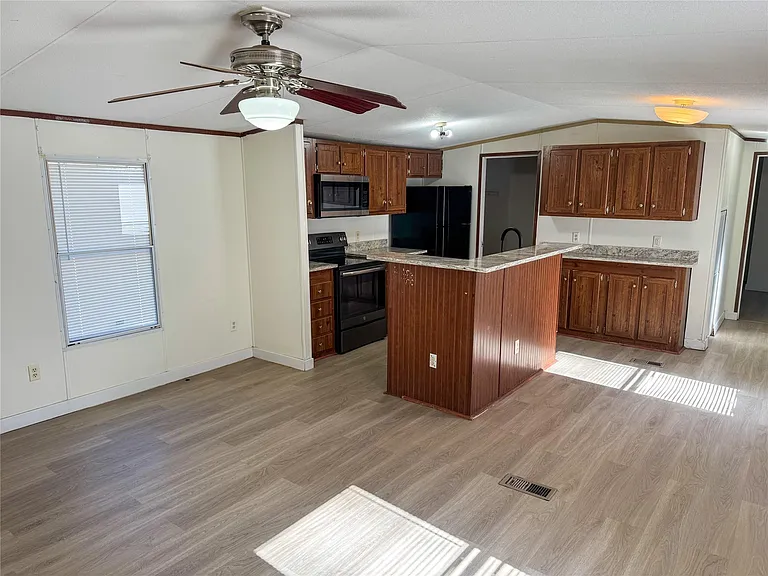 39 County Road 3478 — Photo 7