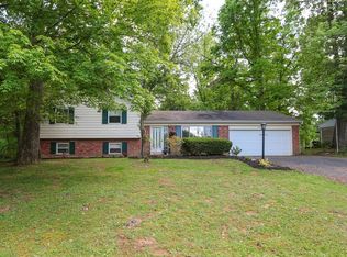 865 Meadow Ridge Dr, Cincinnati, OH 45245