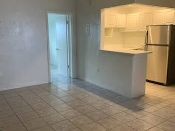 1230 W 54th St, Hialeah, FL