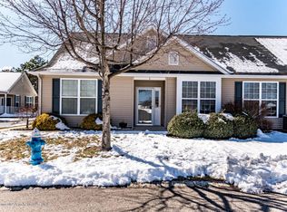9 Walkabout Ct, Whiting, NJ 08759