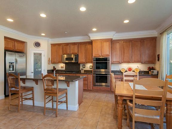 3rd image of 3328 Hollow Oak Dr