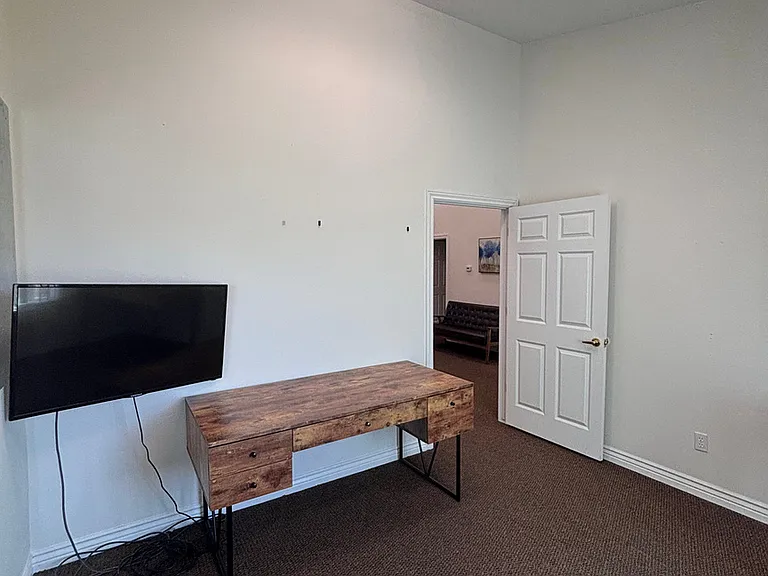 9661 S/700 E — Photo 17