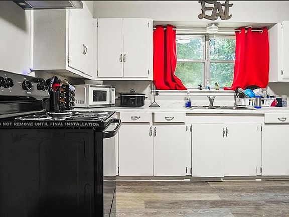 4th image of 4003 Trinity Church Rd