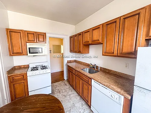 11 Melvin Ave Photo 1