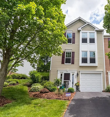 355 Murrays Ln Photo 1