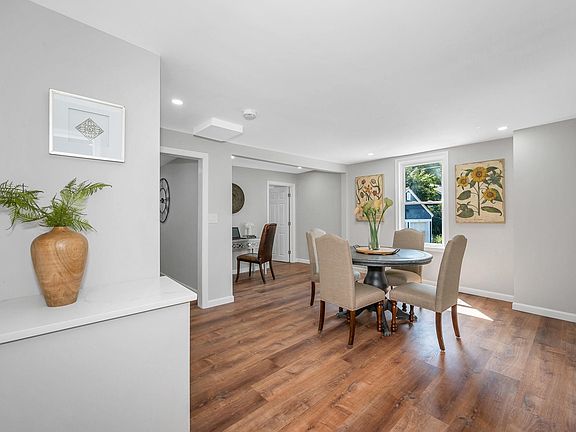 4th image of 32 Rolfe Street