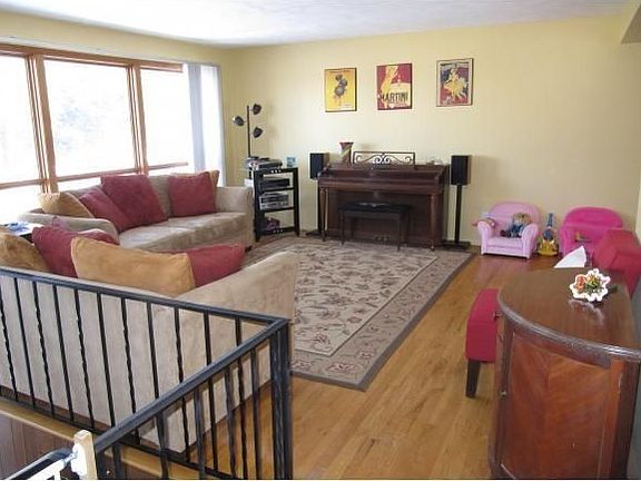 2nd image of 7 Highland Dr