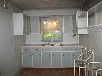 4th image of 1273 Lakeshore Ln