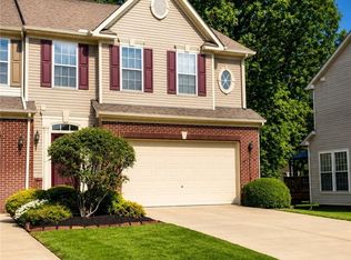 2923 Stratford Way, Willoughby Hills, OH 44092