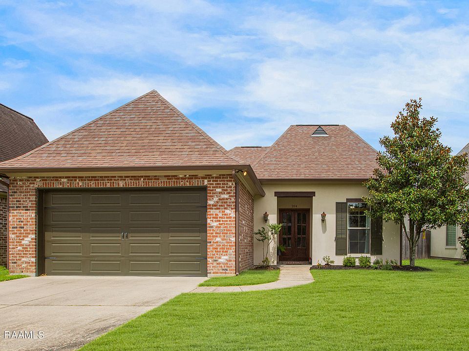 1st image of 204 Cypress View Dr