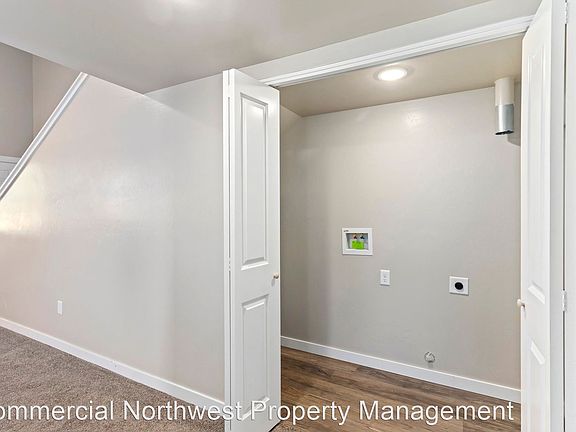4th image of 500 8th Ave W #4